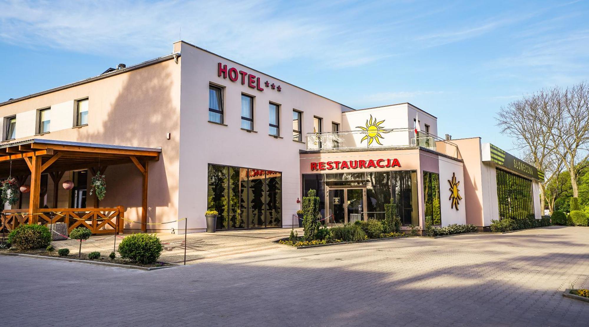 Hotel - Restauracja "Sloneczna" Jarocin Exterior photo